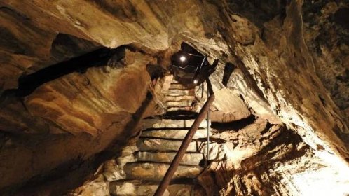Chýnovská jeskyně průvodce (otevírací doba, vstupné, parkování)
