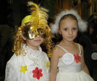 ZŠ Karolinka > Velký dětský karneval - neděle 6. února 2011 