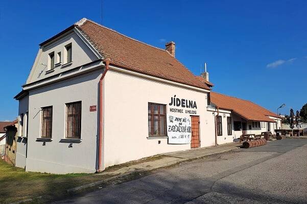 Soubor:Jiřice (Kostelec nad Labem), hostinec U Mejzrů 2025-03-02.jpg