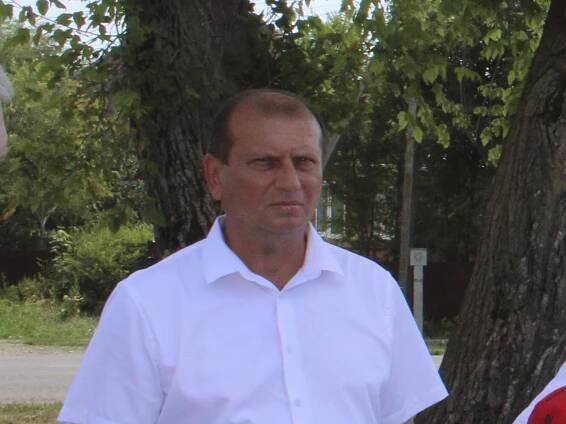 Kolik metrů od plotu je pozemek?