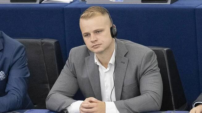 Bizár na Slovensku. Schyluje se k boxerskému zápasu mezi politiky - Novinky
