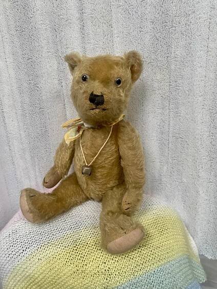 ANTIQUE & COLLECTOR’S TEDDY BEARS