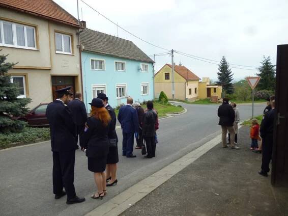Stavění máje Zdislavice + mše - Stavění máje Zdislavice + mše - Oficiální stránky obce Troubky-Zdislavice