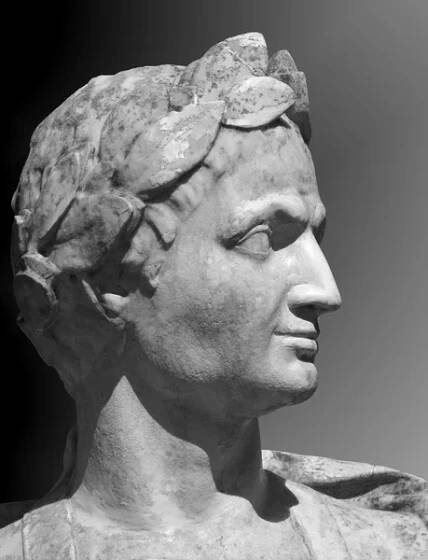 Gaius Julius Caesar sochařství na šedém pozadí — Stock obrázek