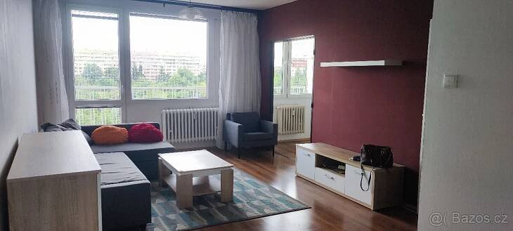 Slunný byt Praha Prosek u metra 1+1+ložnicová nika+lodžie