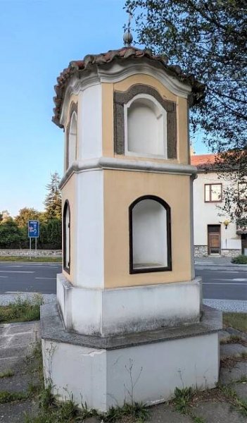 Zdjęcia • Column shrine in T. G. Masaryka street in Sušice (Kalwaria (stacje Męki Pańskiej)) • Mapy.com