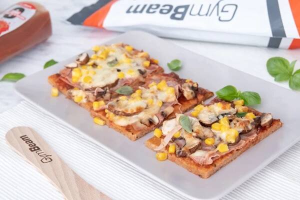 Fitness recept: Perfektní proteinová pizza z tvarohového těsta