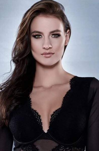 Jenny Krause Visagistin — Hair & Make-Up in Hannover: Jenny Krause Visagistin