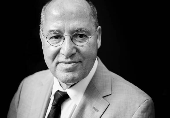 Schwarzweiß Portrait von Gregor Gysi_40Stunden