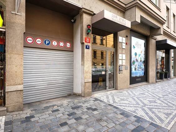 Prodej bytu 2+kk s garážovým stáním v Top centru města , Praha 1 | Reality.iDNES.cz 