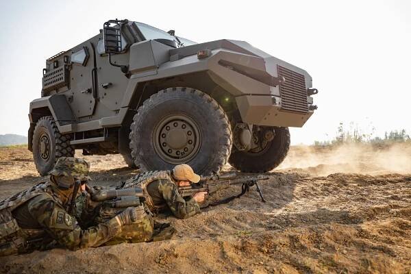 Excalibur Army: Špičková vojenská technika míří ze Šternberka do celého světa - OLOMOUC.CZ