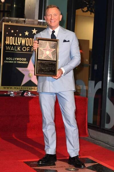 Daniel Craig Calls Himself a 'Very Happy Man' at His Hollywood Walk of Fame Ceremony