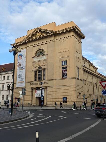 Prag im Strudel der Architektur - Klassizismus | Prague City Tourism