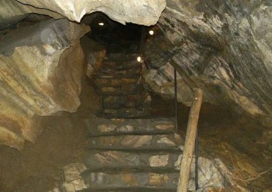 Chýnovská jeskyně: Unikátní romantická exkurze do historie