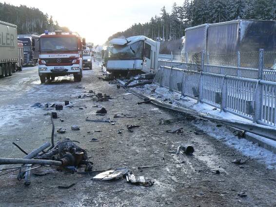 Dálnici D5 směrem na Rozvadov blokuje nehoda