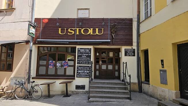 U Stolu