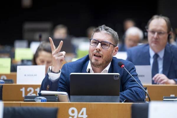 Hlaváček končí jako europoslanec. Zmínil osobní důvody
