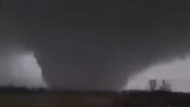 VIDEO: Děsivé záběry tornáda, které zdevastovalo Kentucky
