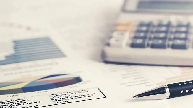About us - Independent economic forecasting