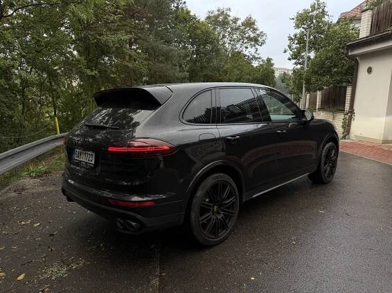 Týden jsem jezdil v Porsche, i do Lidlu na nákup. Co jsem zažil bych přál každému