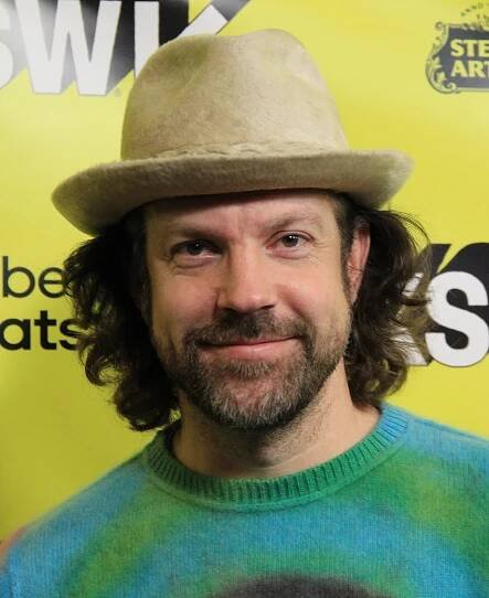 Soubor:Jason Sudeikis South by Southwest 2019 (cropped).jpg – Wikipedie