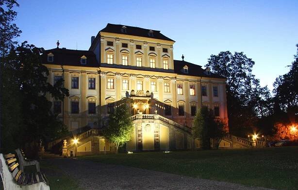Zámek Červený Hrádek, Jirkov | Hotel.cz