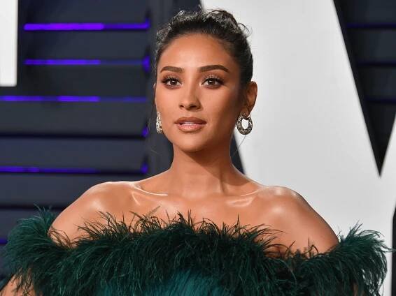 Shay Mitchell’s Best Maternity-Style Outfits