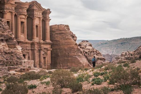 604: LITTLE PETRA TO PETRA – Jordan Trail