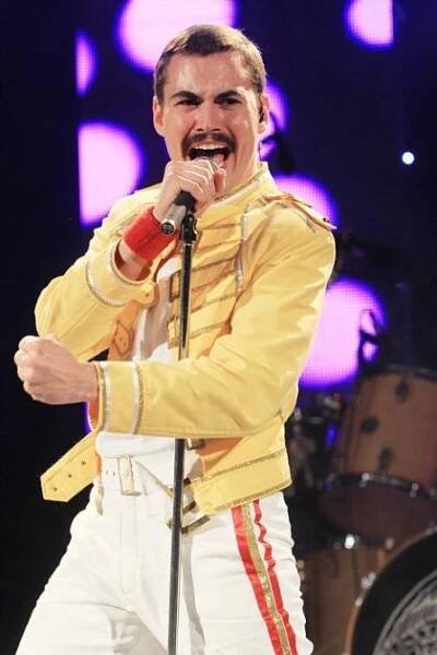 Zpěvák kapely Queenie Michael Kluch