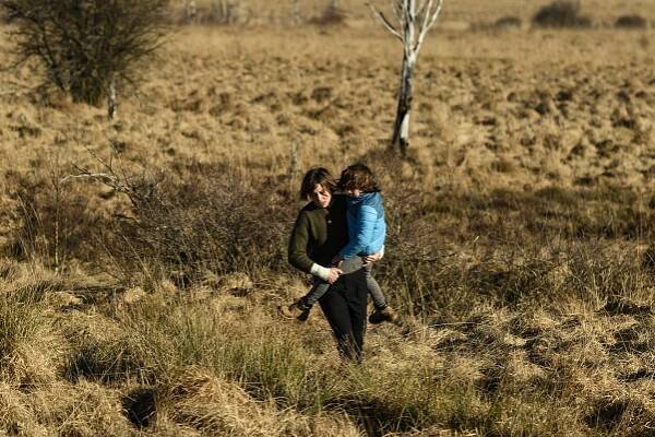 Geborgtes Weiß - Z filmu - Susanne Wolff, Elia Gezer