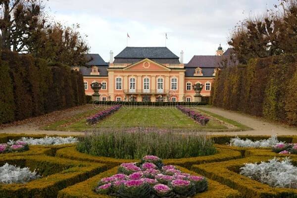 Chateau Dobris lizenzfreie stockfotografie