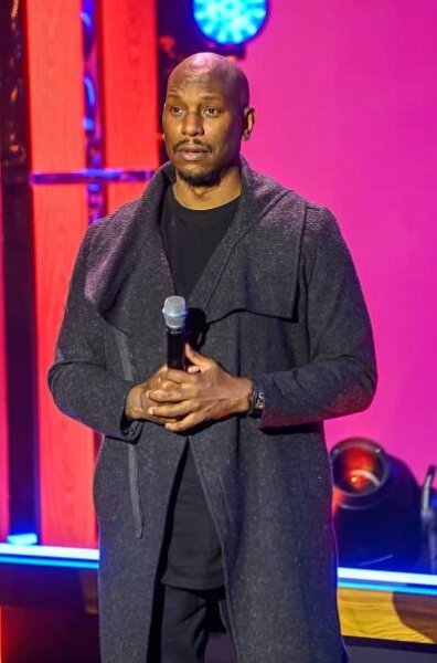 Dashing Look of Tyrese Gibson, a Handsome Black Man Wallpaper