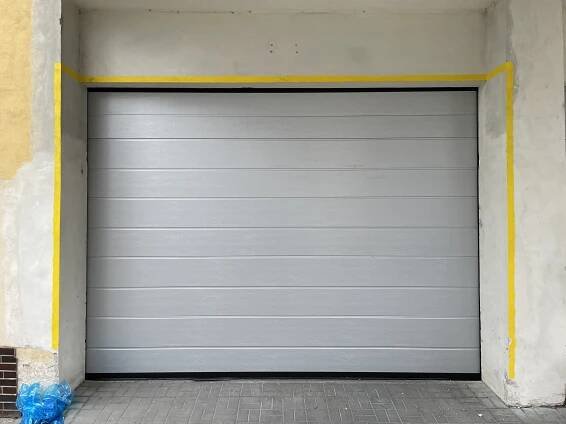 Sekční garážová vrata včetně kováni a pohonu š275 x v207cm - Břeclav