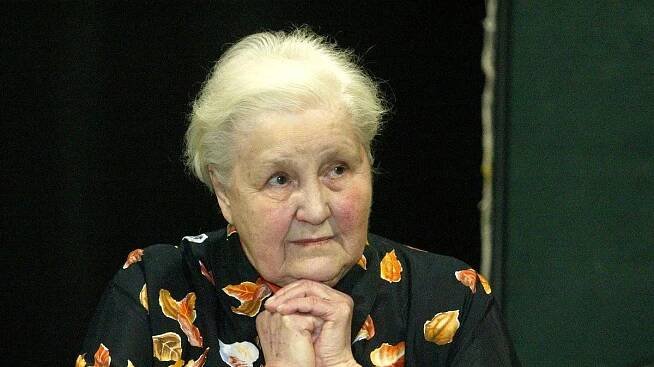 Muž ji opustil, když otěhotněla. Velkou lásku našla slavná česká herečka (89) až u manžela své nejlepší kamarádky - Super.cz