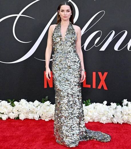 Ana De Armas - Shoulder, Dress, Plant, Fashion, Sleeve, O...