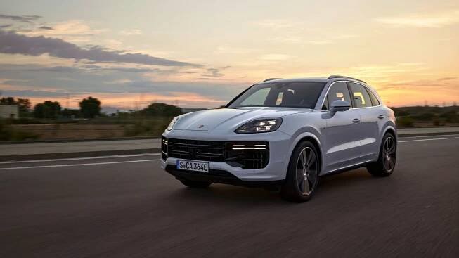 Porsche Cayenne nabídne osmiválec i po roce 2030