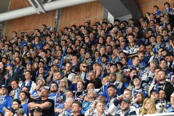 FOTO: Poslední domácí zápas Komety v sezoně. Najdete se na fotkách z tribun?