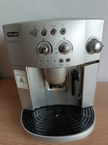 Kávovar DeLonghi Magnifica - ND
