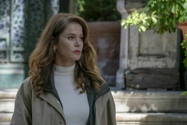 Camdaki Kız - Episode 5 - Z filmu - Burcu Biricik