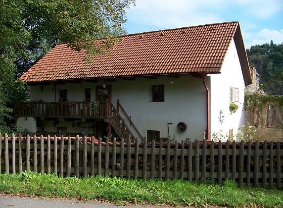 Soubor:Husinec (PV), Husinecká čp. 1.jpg – Wikipedie