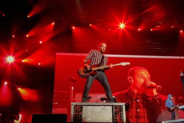 Tragédie před koncertem Linkin Park: Spadlé lešení zabilo fanynku