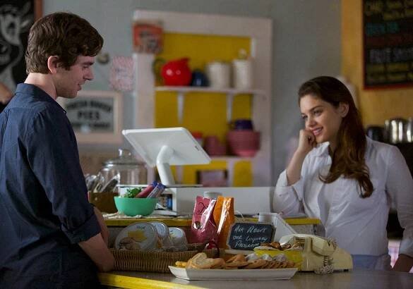 Skoro přátelé - Z filmu - Freddie Highmore, Odeya Rush