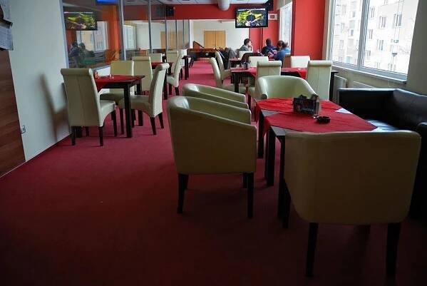 Restaurace a bowling Maják