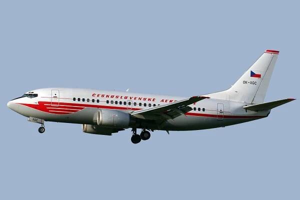 Soubor:Boeing 737-55S Czech Airlines CSA OK-XGC Retro (8396489276).jpg – Wikipedie