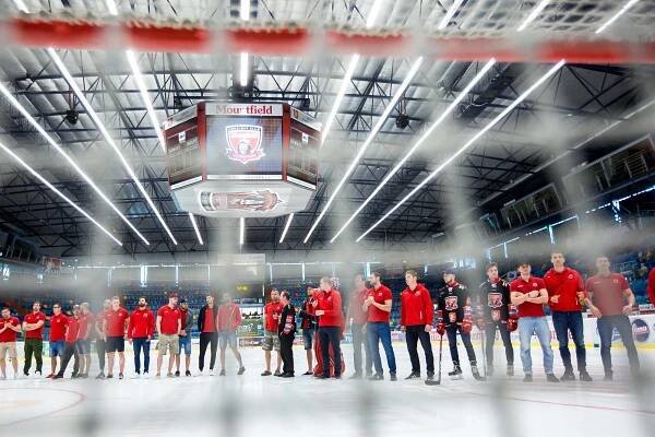 Obnovení hokejového sňatku podpořil Hradec miliony