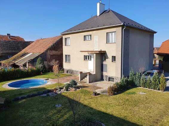 N49017 - Prohlídka rodinného domu s atraktivní zahradou a výhledem do lesa, 11.132m2 - Lázně Bohdaneč