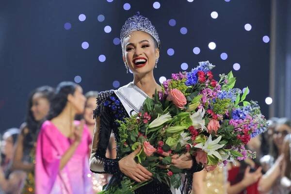 Novou Miss Universe je Američanka. Podívejte se na fotografie z finálového večera