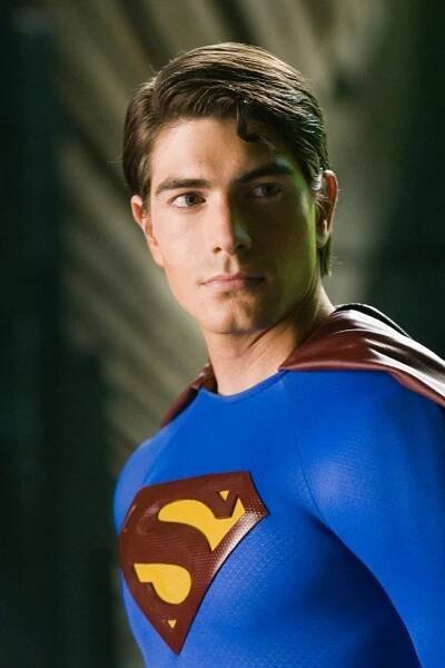 Nadprůměrně obdařený Superman Brandon Routh je dnes vlasatou máničkou