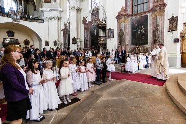 První svaté přijímání 2016 | Farnost sv. Markéty v Břevnově