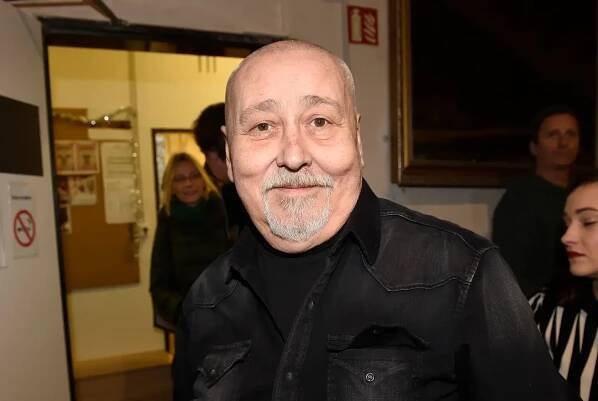 Jak bydlí herec Ota Jirák: Z hospody vybudoval neskutečně nádhernou roubenku s ohromnou zahradou a vlastním bazénem. Podívejte na to